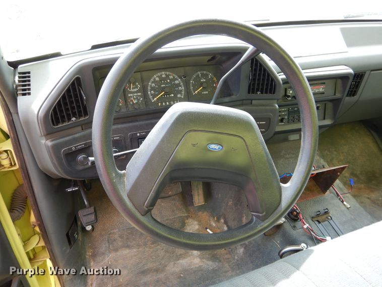 image for item FK9751 1991 Ford F350 utility bed pickup truck