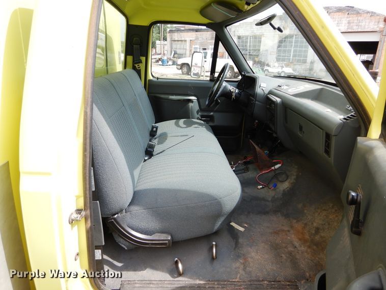 image for item FK9751 1991 Ford F350 utility bed pickup truck