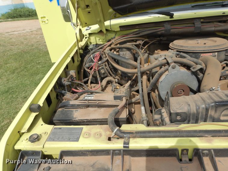 image for item FK9751 1991 Ford F350 utility bed pickup truck