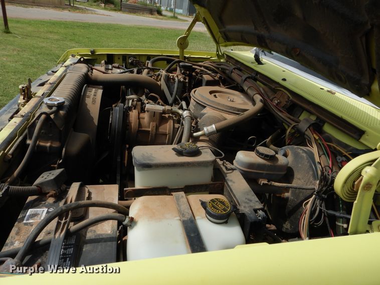 image for item FK9751 1991 Ford F350 utility bed pickup truck