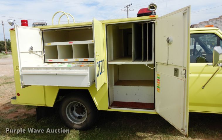 image for item FK9751 1991 Ford F350 utility bed pickup truck