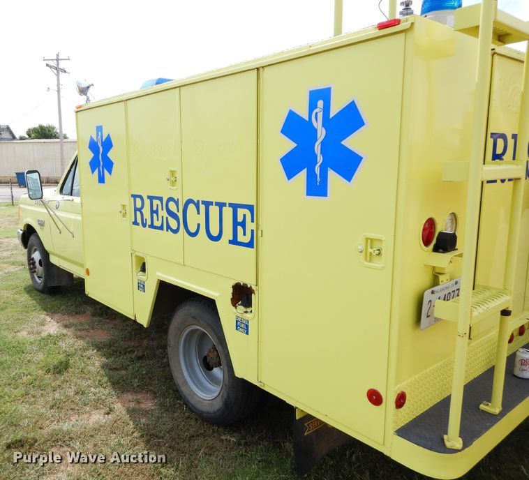 image for item FK9751 1991 Ford F350 utility bed pickup truck