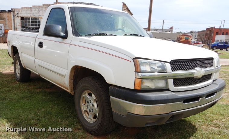 image for item FK9752 2003 Chevrolet Silverado 1500 pickup truck