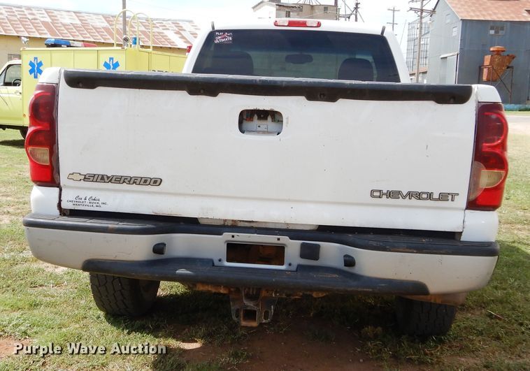 image for item FK9752 2003 Chevrolet Silverado 1500 pickup truck