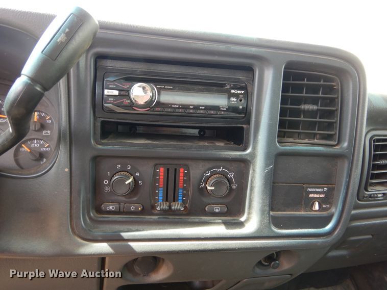 image for item FK9752 2003 Chevrolet Silverado 1500 pickup truck