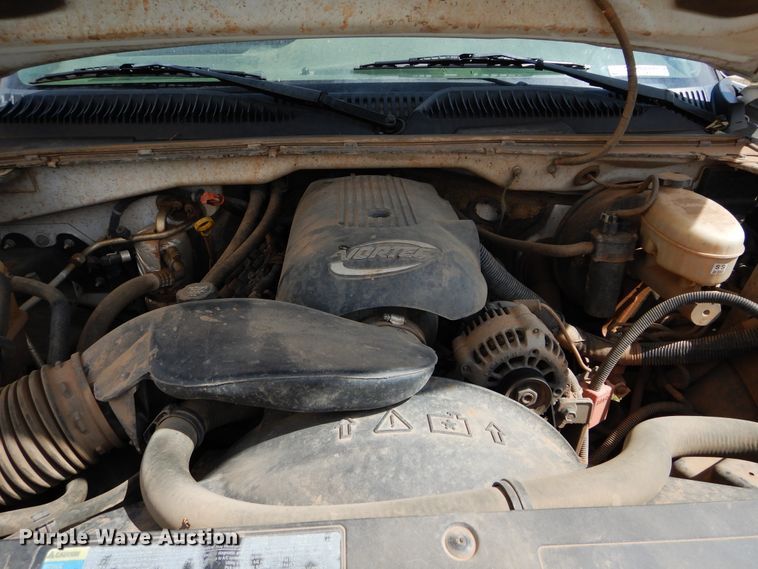 image for item FK9752 2003 Chevrolet Silverado 1500 pickup truck