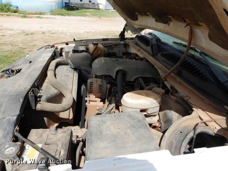 image for item FK9752 2003 Chevrolet Silverado 1500 pickup truck