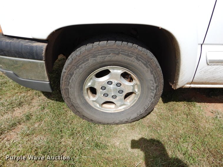 image for item FK9752 2003 Chevrolet Silverado 1500 pickup truck