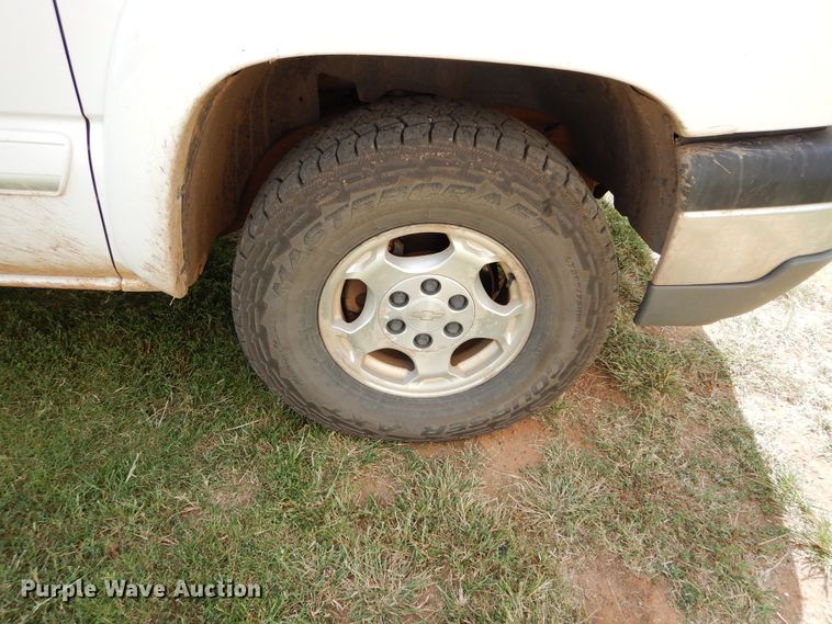 image for item FK9752 2003 Chevrolet Silverado 1500 pickup truck