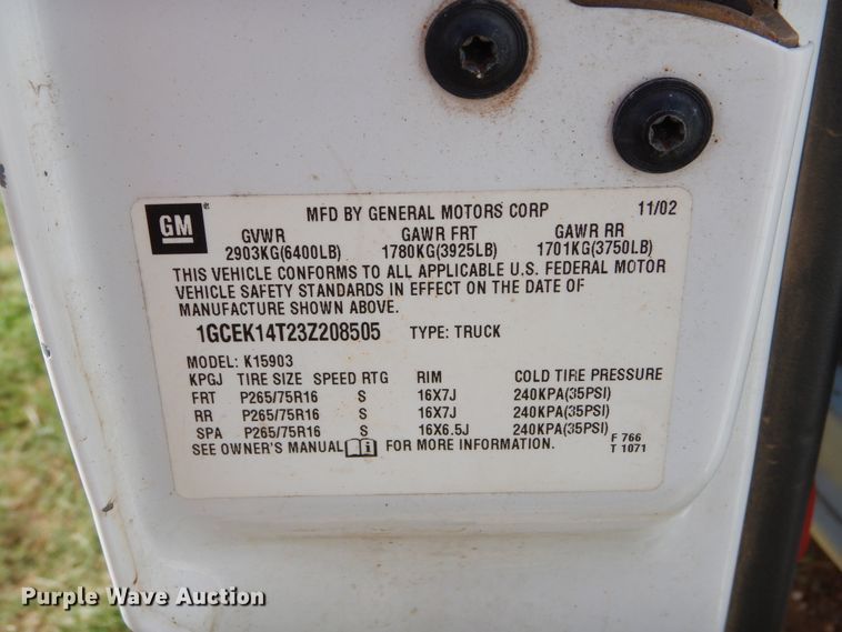 image for item FK9752 2003 Chevrolet Silverado 1500 pickup truck