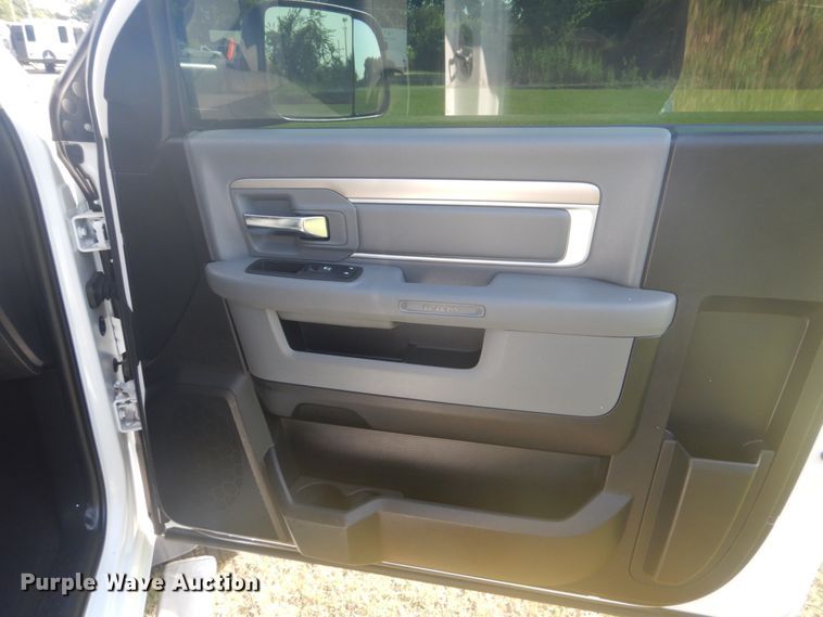 image for item FT9461 2014 Dodge Ram 4500HD SLT truck cab and chassis