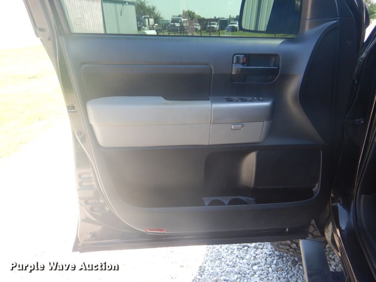 image for item FT9480 2013 Toyota Tundra Crew Max pickup truck