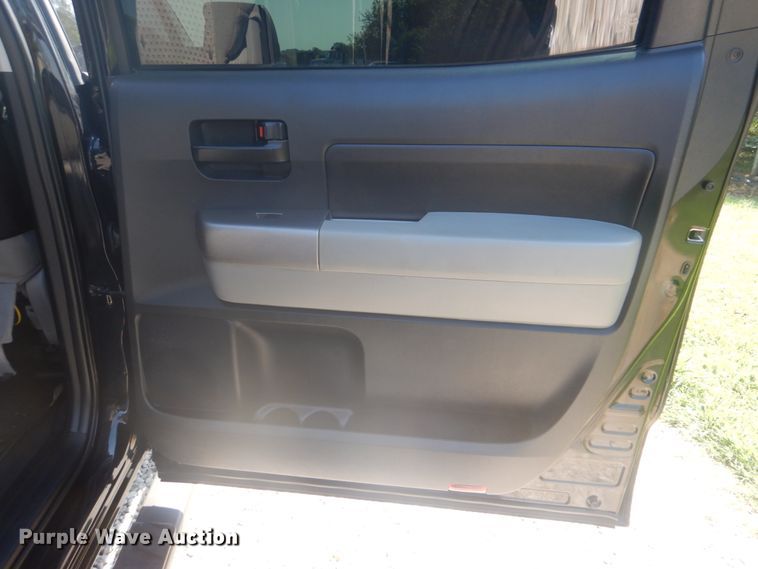 image for item FT9480 2013 Toyota Tundra Crew Max pickup truck