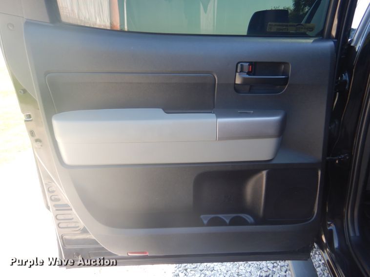 image for item FT9480 2013 Toyota Tundra Crew Max pickup truck