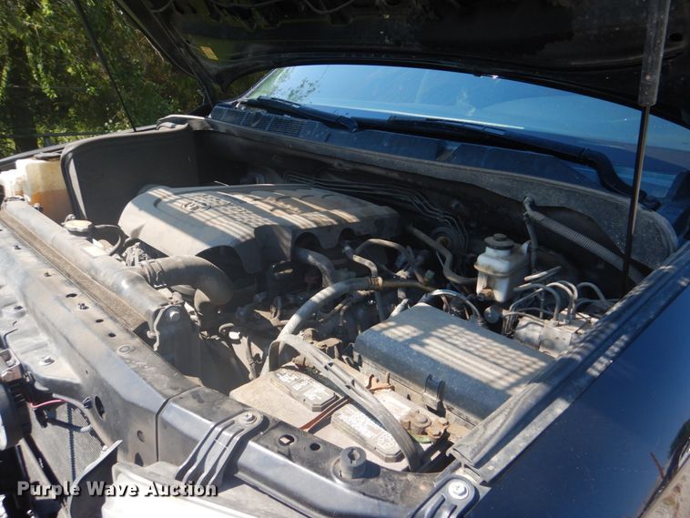 image for item FT9480 2013 Toyota Tundra Crew Max pickup truck