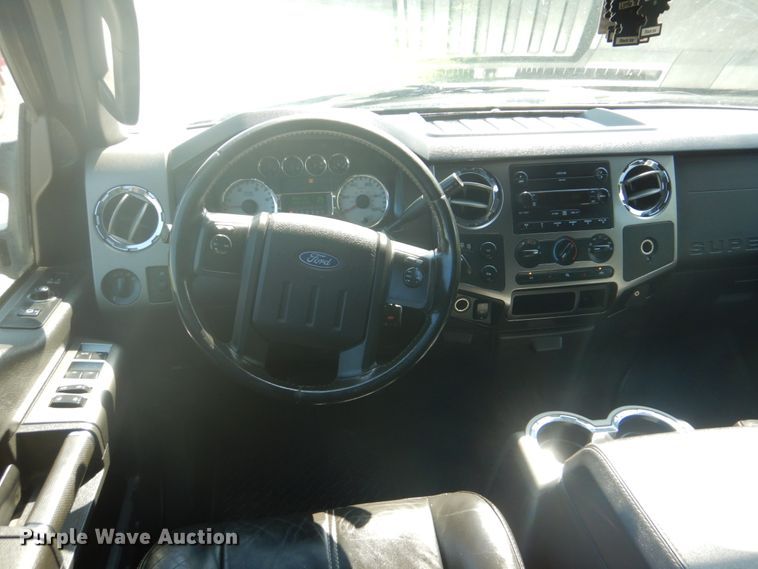image for item FT9481 2008 Ford F250 Super Duty Crew Cab pickup truck