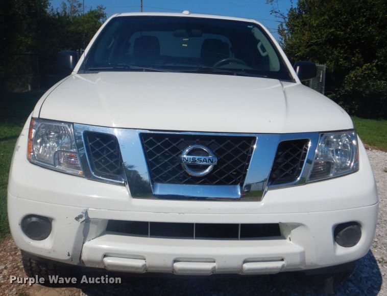 image for item FT9482 2013 Nissan Frontier Crew Cab pickup truck