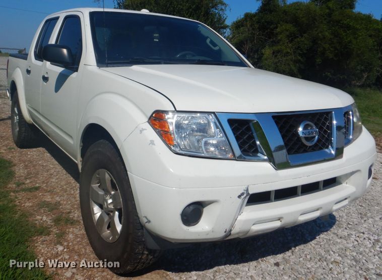 image for item FT9482 2013 Nissan Frontier Crew Cab pickup truck