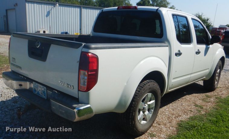 image for item FT9482 2013 Nissan Frontier Crew Cab pickup truck