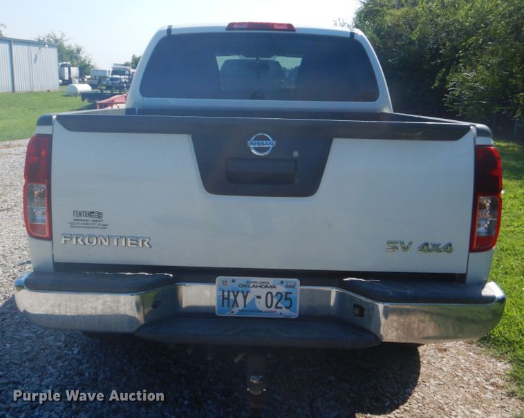 image for item FT9482 2013 Nissan Frontier Crew Cab pickup truck