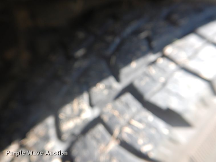 image for item FT9482 2013 Nissan Frontier Crew Cab pickup truck