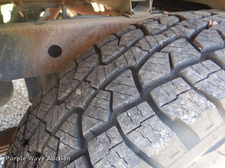 image for item FT9482 2013 Nissan Frontier Crew Cab pickup truck