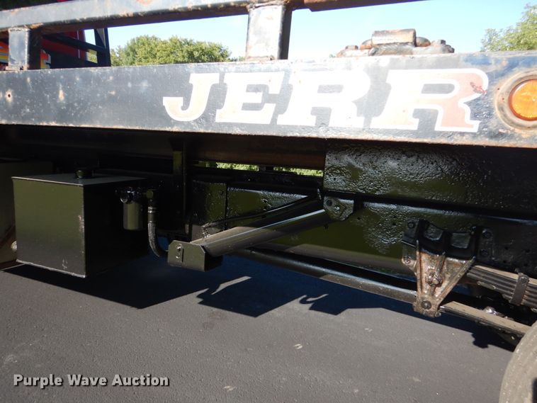 image for item FU9415 1999 International 4700 rollback truck