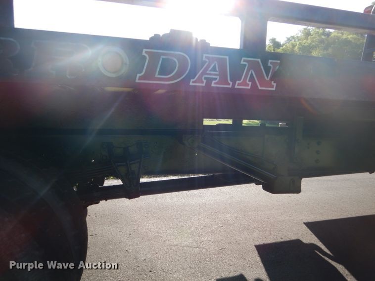 image for item FU9415 1999 International 4700 rollback truck