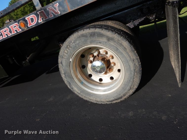 image for item FU9415 1999 International 4700 rollback truck