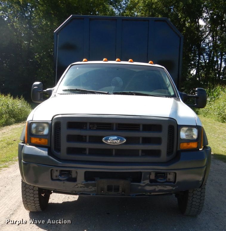 image for item FU9420 2005 Ford F550 dump truck