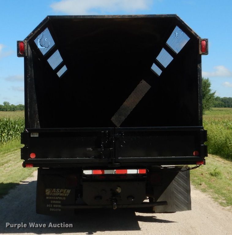 image for item FU9420 2005 Ford F550 dump truck