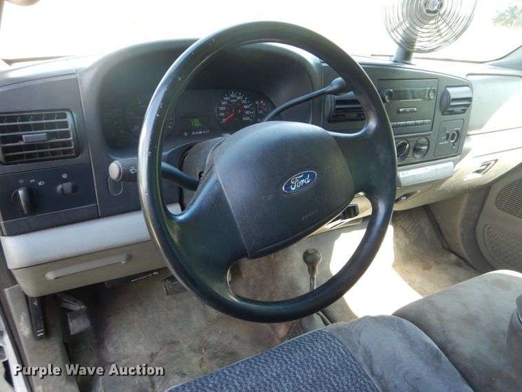 image for item FU9420 2005 Ford F550 dump truck