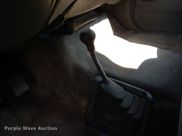 image for item FU9420 2005 Ford F550 dump truck