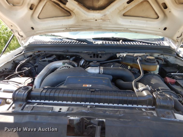 image for item FU9420 2005 Ford F550 dump truck