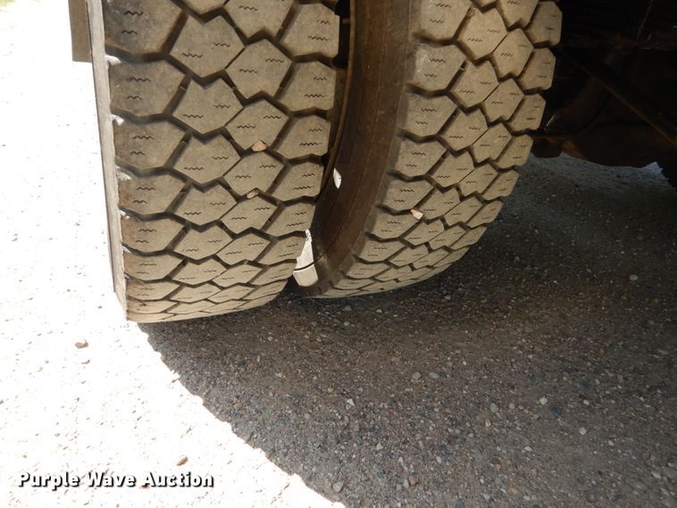 image for item FU9420 2005 Ford F550 dump truck