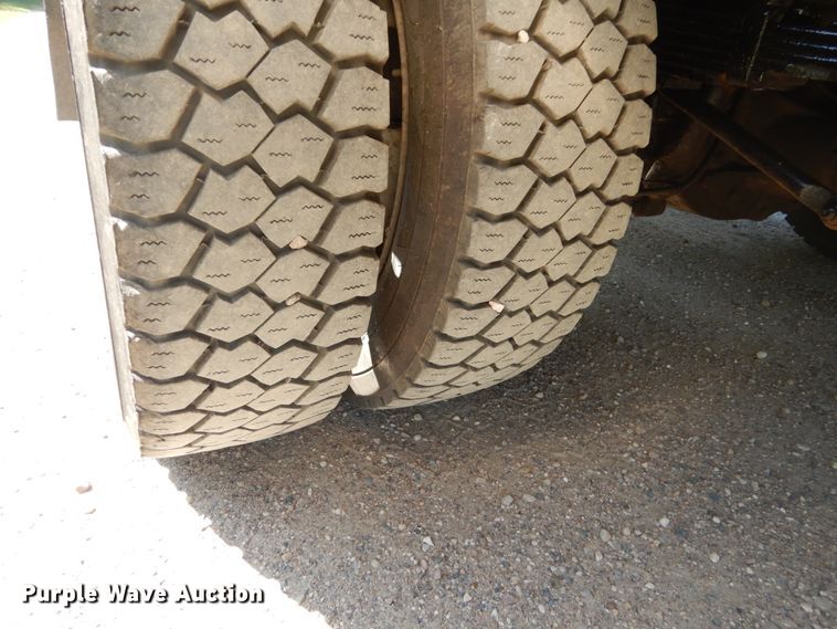 image for item FU9420 2005 Ford F550 dump truck