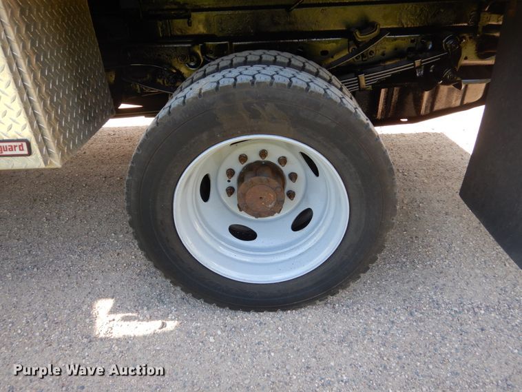 image for item FU9420 2005 Ford F550 dump truck