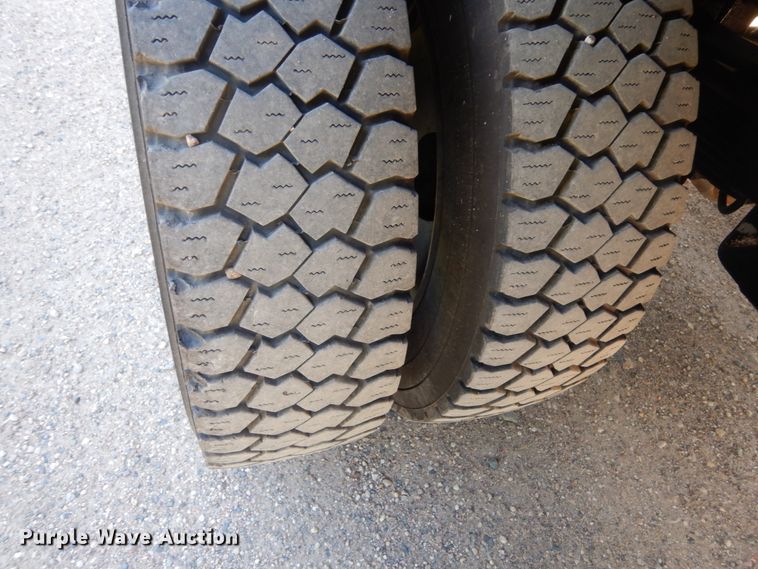 image for item FU9420 2005 Ford F550 dump truck