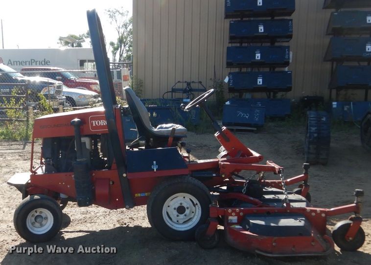 image for item FU9428 Toro Groundsmaster 328D lawn mower