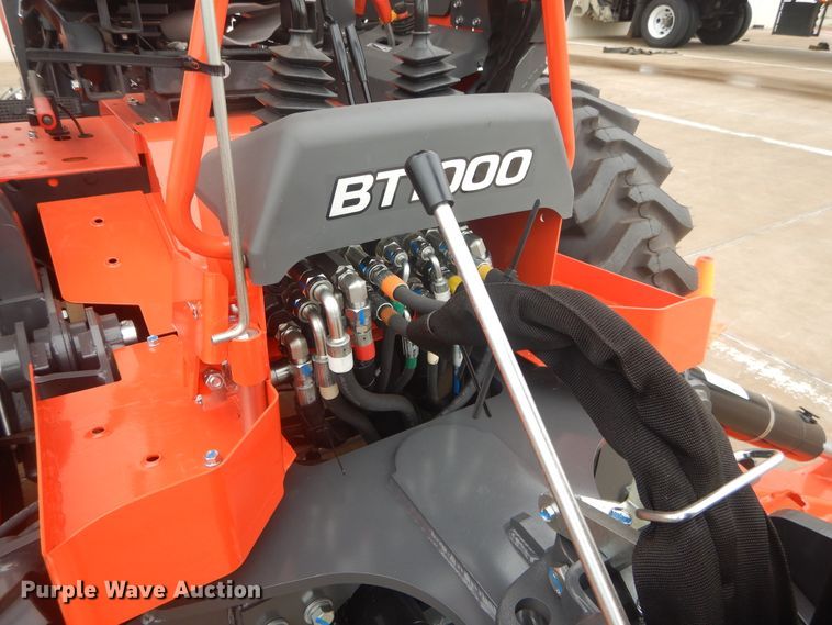 image for item FV9501 2016 Kubota L47 backhoe