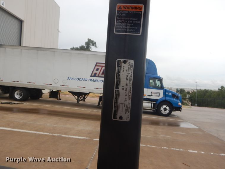 image for item FV9501 2016 Kubota L47 backhoe