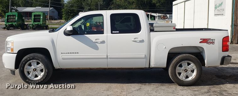 image for item FW9520 2010 Chevrolet Silverado 1500 Crew Cab pickup truck