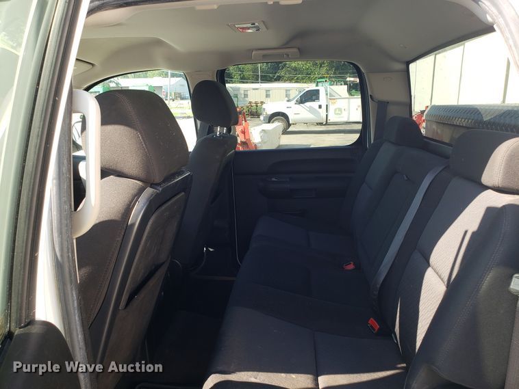 image for item FW9520 2010 Chevrolet Silverado 1500 Crew Cab pickup truck