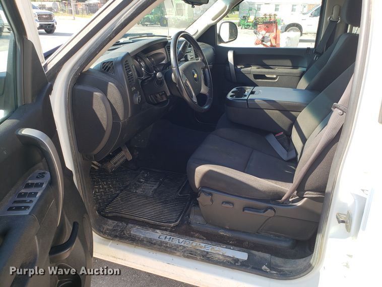 image for item FW9520 2010 Chevrolet Silverado 1500 Crew Cab pickup truck