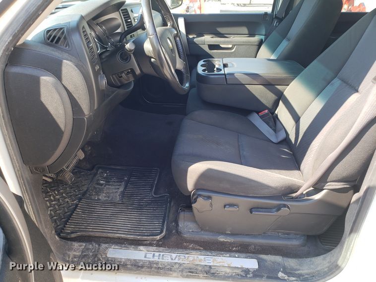 image for item FW9520 2010 Chevrolet Silverado 1500 Crew Cab pickup truck