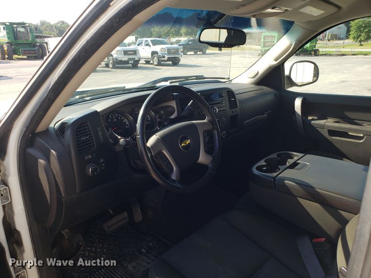 image for item FW9520 2010 Chevrolet Silverado 1500 Crew Cab pickup truck