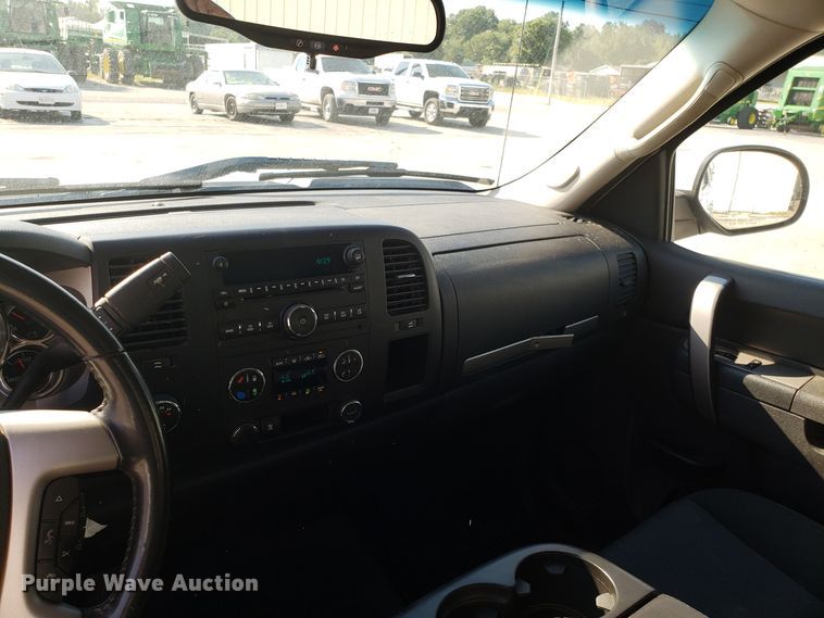 image for item FW9520 2010 Chevrolet Silverado 1500 Crew Cab pickup truck