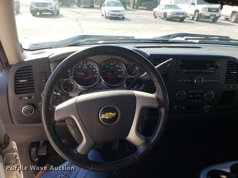 image for item FW9520 2010 Chevrolet Silverado 1500 Crew Cab pickup truck