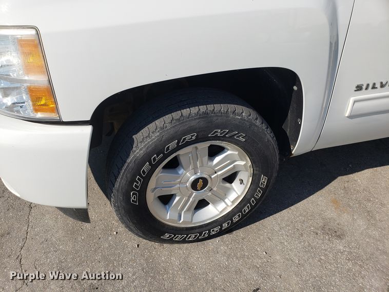 image for item FW9520 2010 Chevrolet Silverado 1500 Crew Cab pickup truck