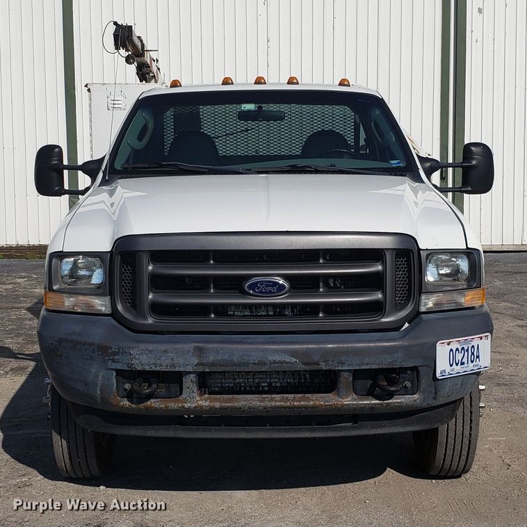 image for item FW9521 2004 Ford F450 Super Duty utility truck with crane